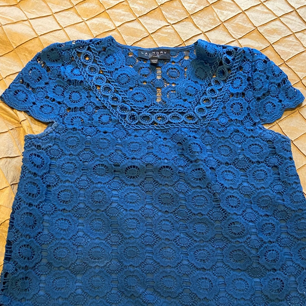 Worn once lace top Laundry by Shelli Segal SM